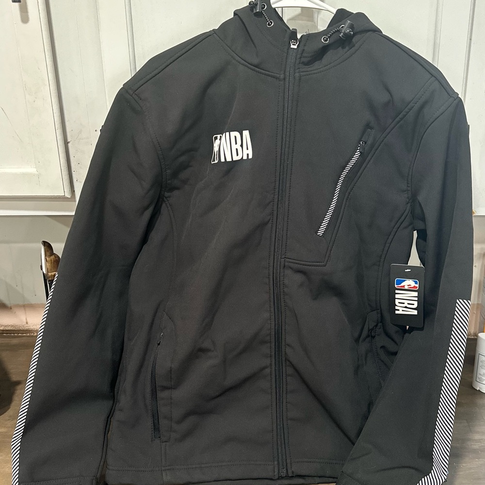 NBA softshell, hooded jacket, men size small, new with tags